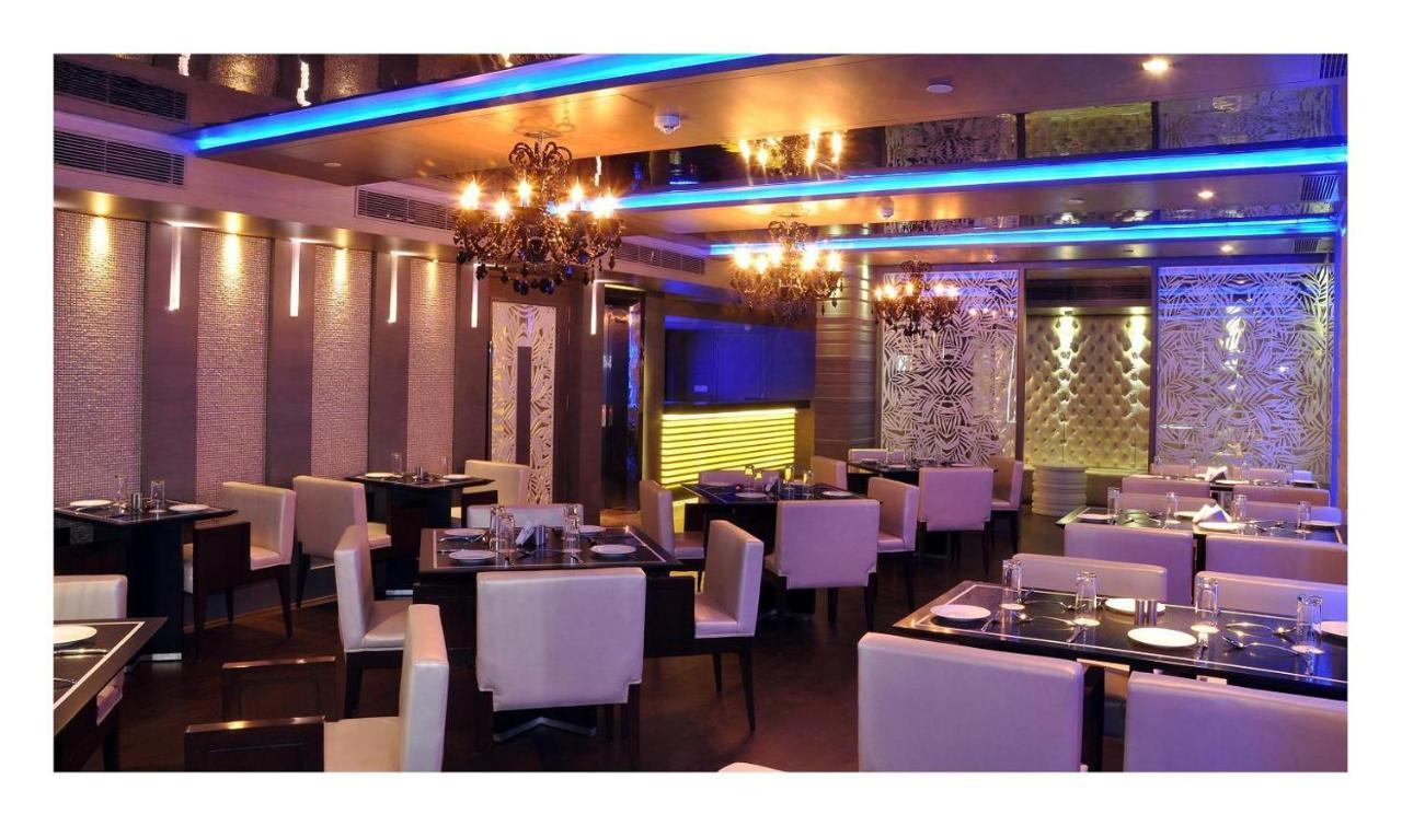 Almondz Hotel New Delhi Buitenkant foto